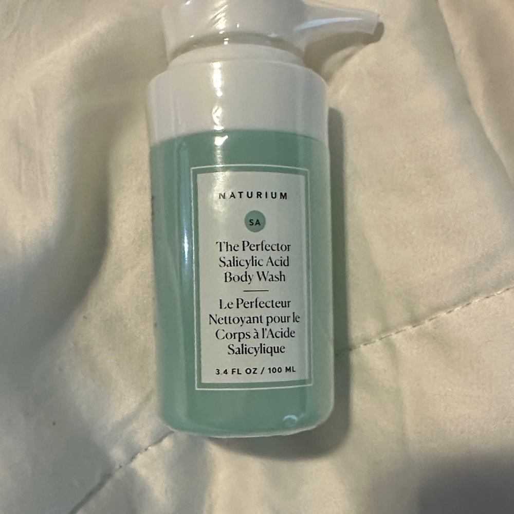 Naturium Salicylic Acid Body Wash - Green